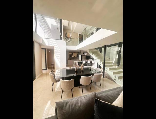4 BEDROOM CLUSTER FOR SALE IN HOUGHTON